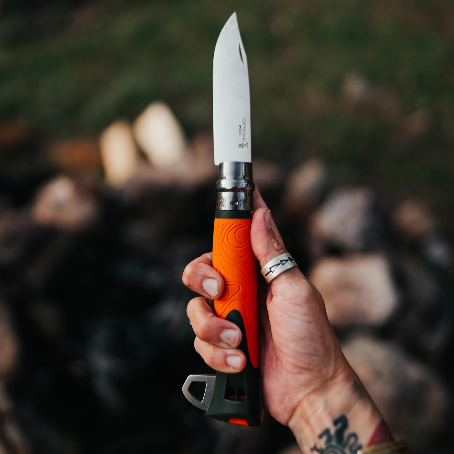 opinel-n-12-explore-tire-tique-couteau-de-survie-orange-lame-10-cm-inox-virobloc image 7