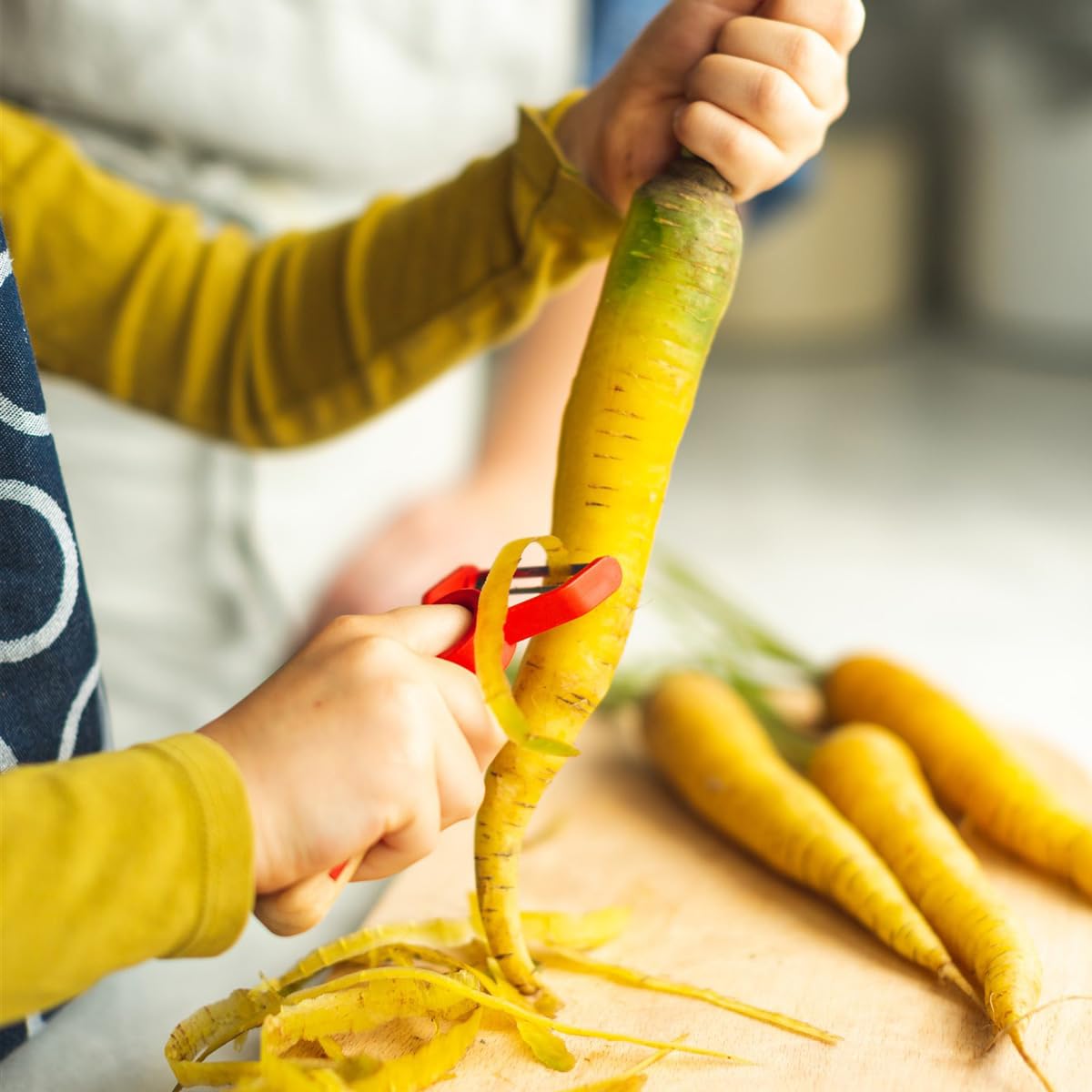 opinel-le-petit-chef-plucheur-enfant-lame-acier-inoxydable-anneau-p-dagogique-gr image 4