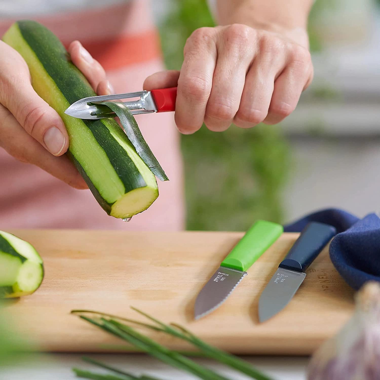opinel-coffret-trio-les-essentiels-couteau-crant-couteau-d-office-plucheur-lames image 6