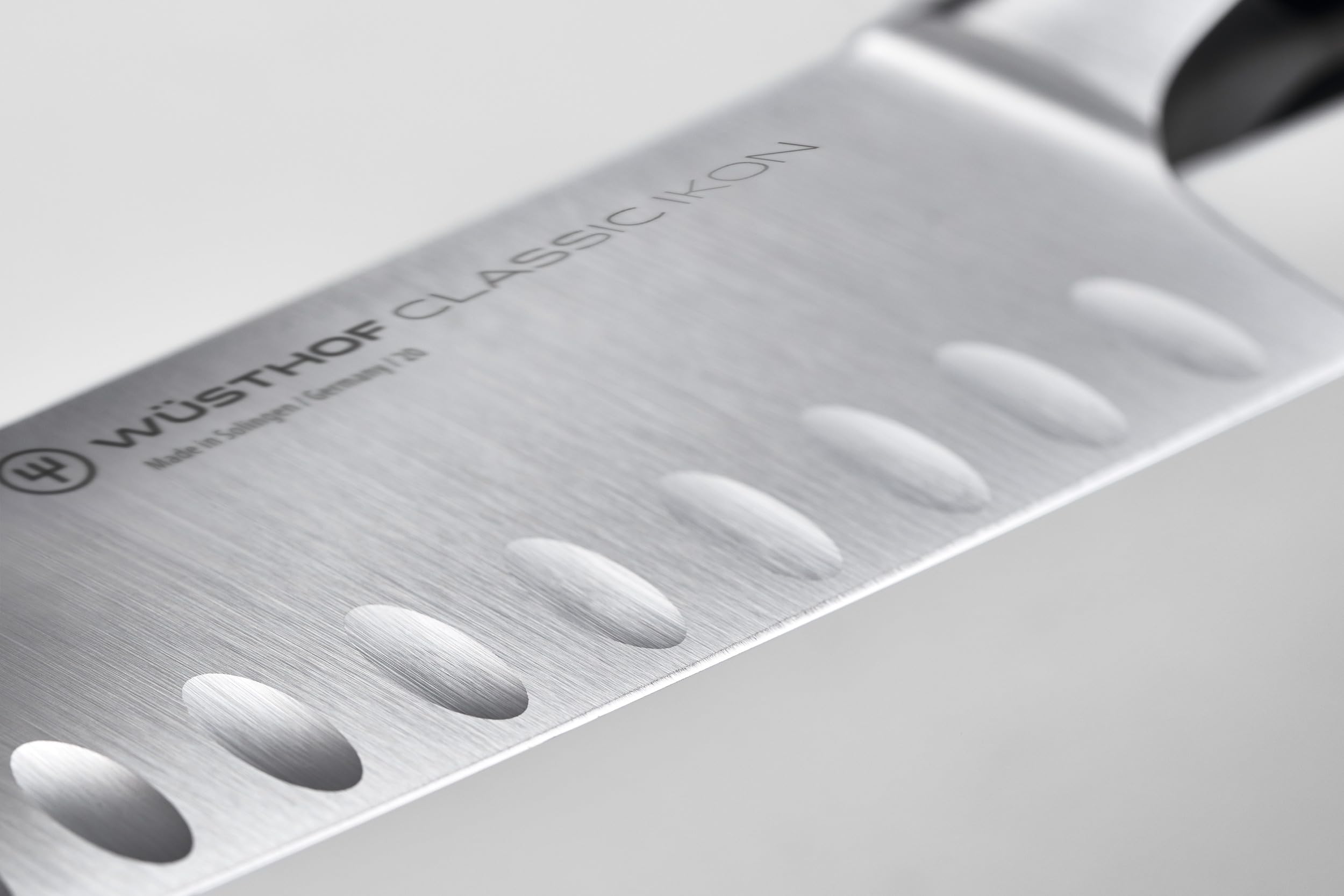 w-sthof-classic-ikon-santoku-17-cm-couteau-santoku-forg-lame-alv-ol-e-solingen image 2