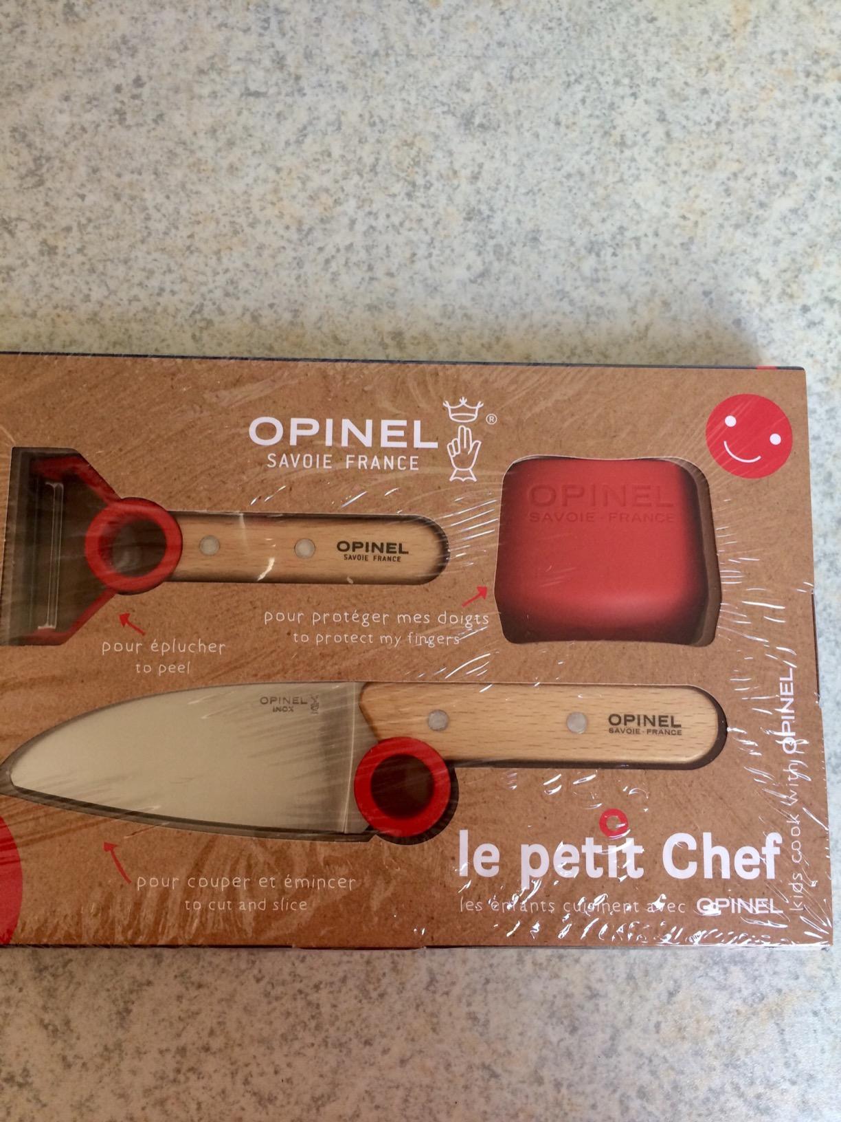 Très bon coffret, éplucheur perfectible