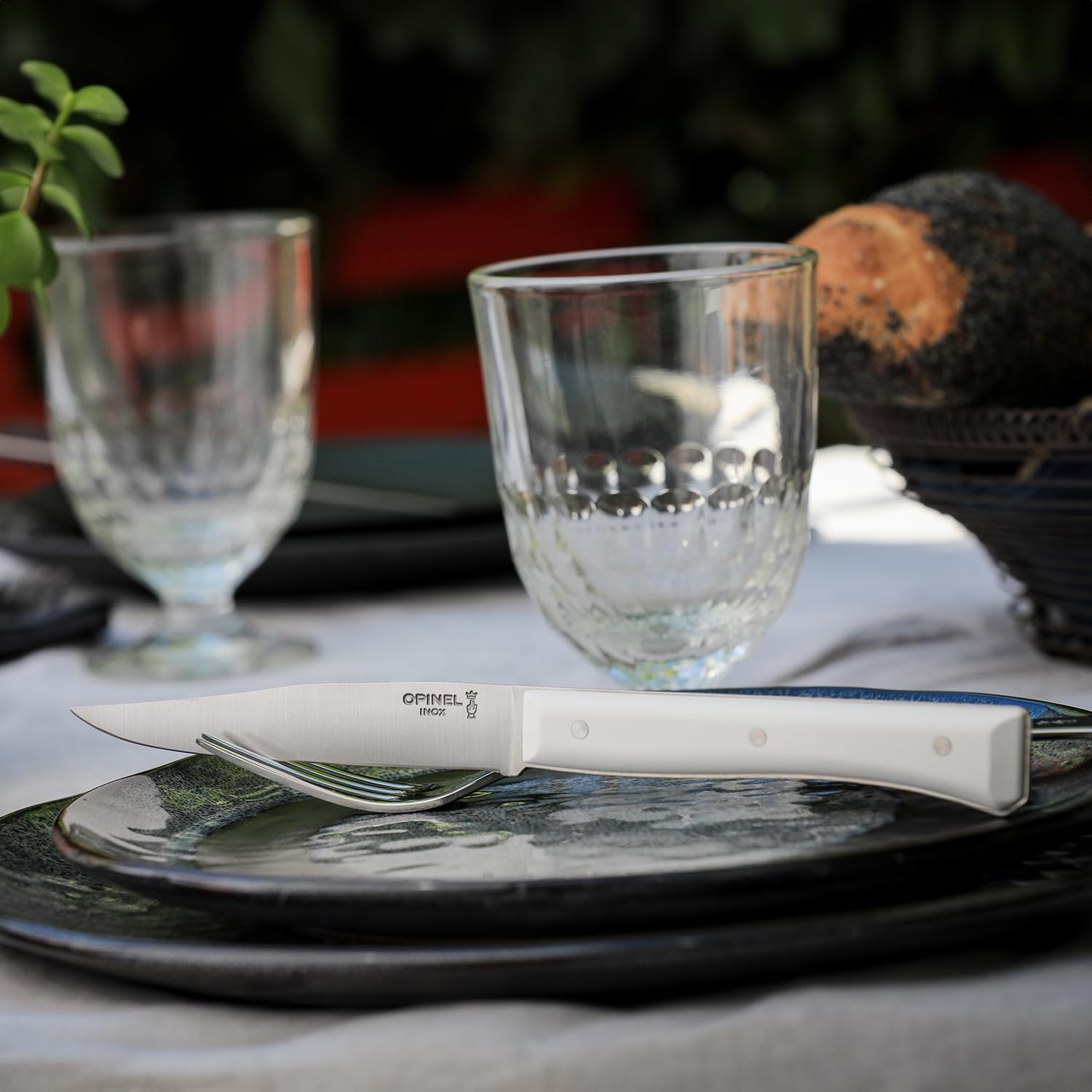 opinel-coffret-de-4-couteaux-de-table-facette-blanc-lame-lisse-pleine-soie-acier image 6