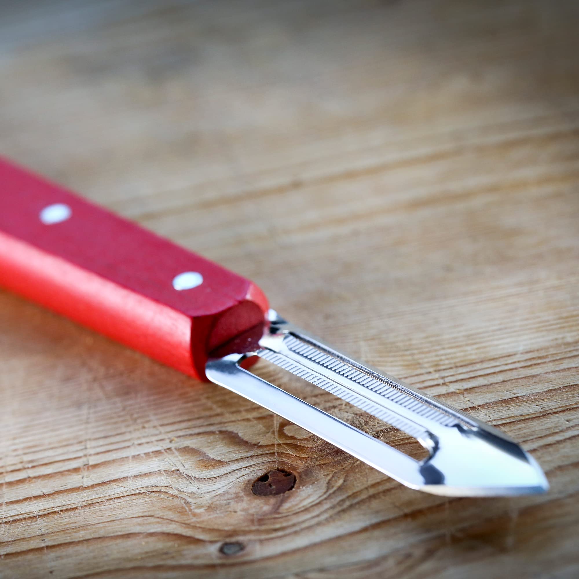 opinel-plucheur-rouge-pour-fruits-et-l-gumes-lame-micro-dent-e-inox-6-cm-manche- image 5