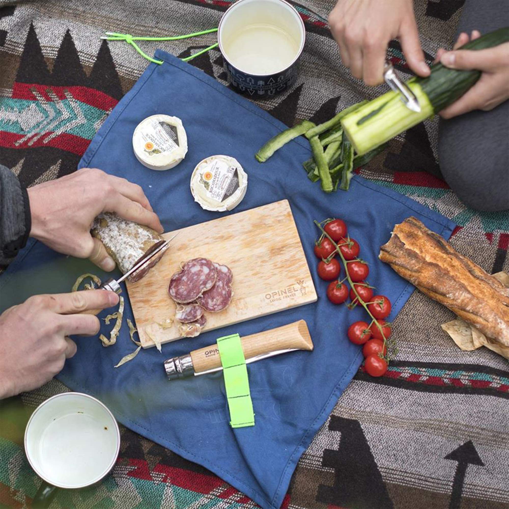 opinel-nomad-kit-de-cuisine-outdoor-avec-3-couteaux-pliants-planche-h-tre-et-lin image 7