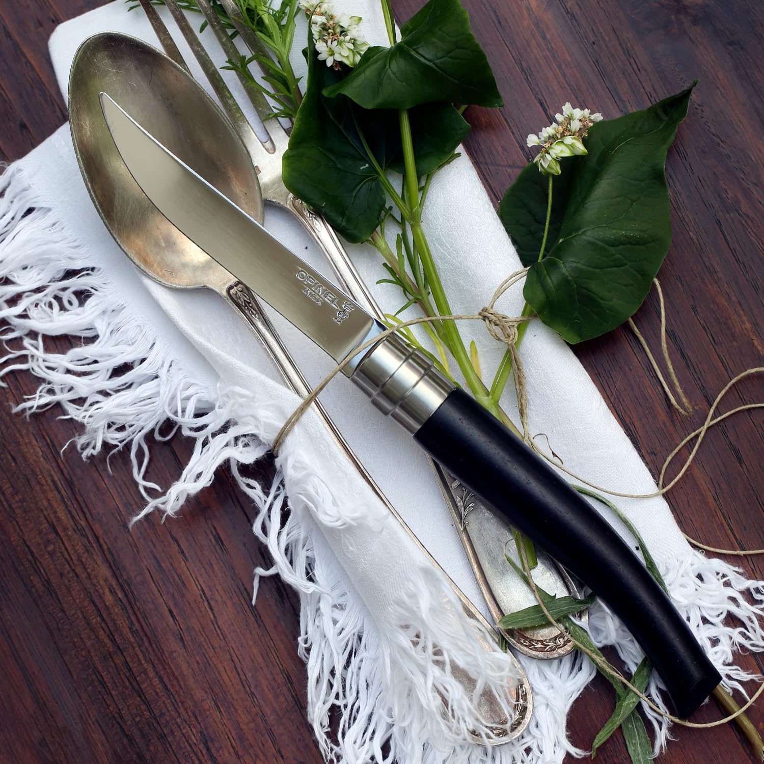 opinel-coffret-table-chic-b-ne-set-de-4-couteaux-de-table-lame-yatagan-en-acier- image 6