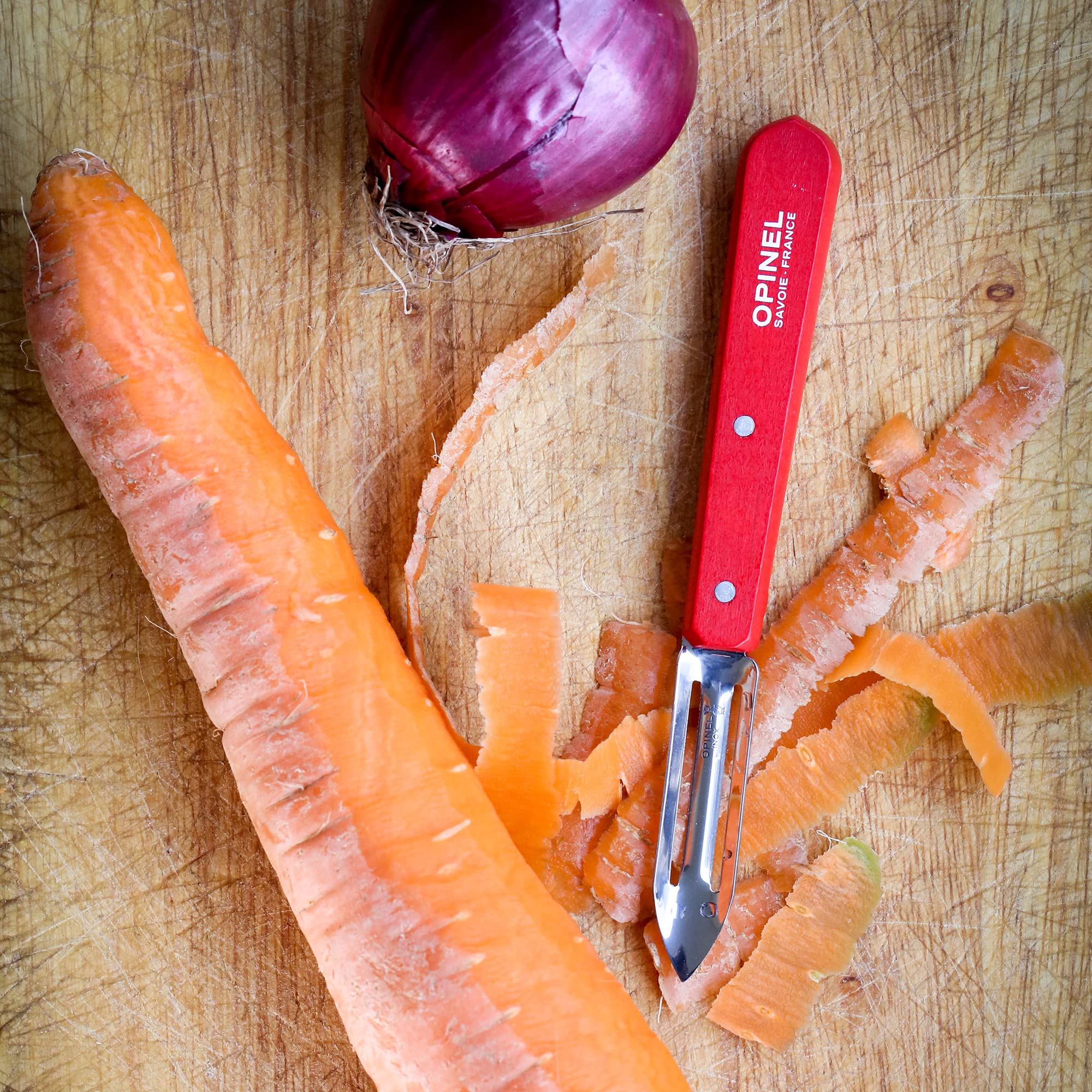 opinel-plucheur-rouge-pour-fruits-et-l-gumes-lame-micro-dent-e-inox-6-cm-manche- image 6