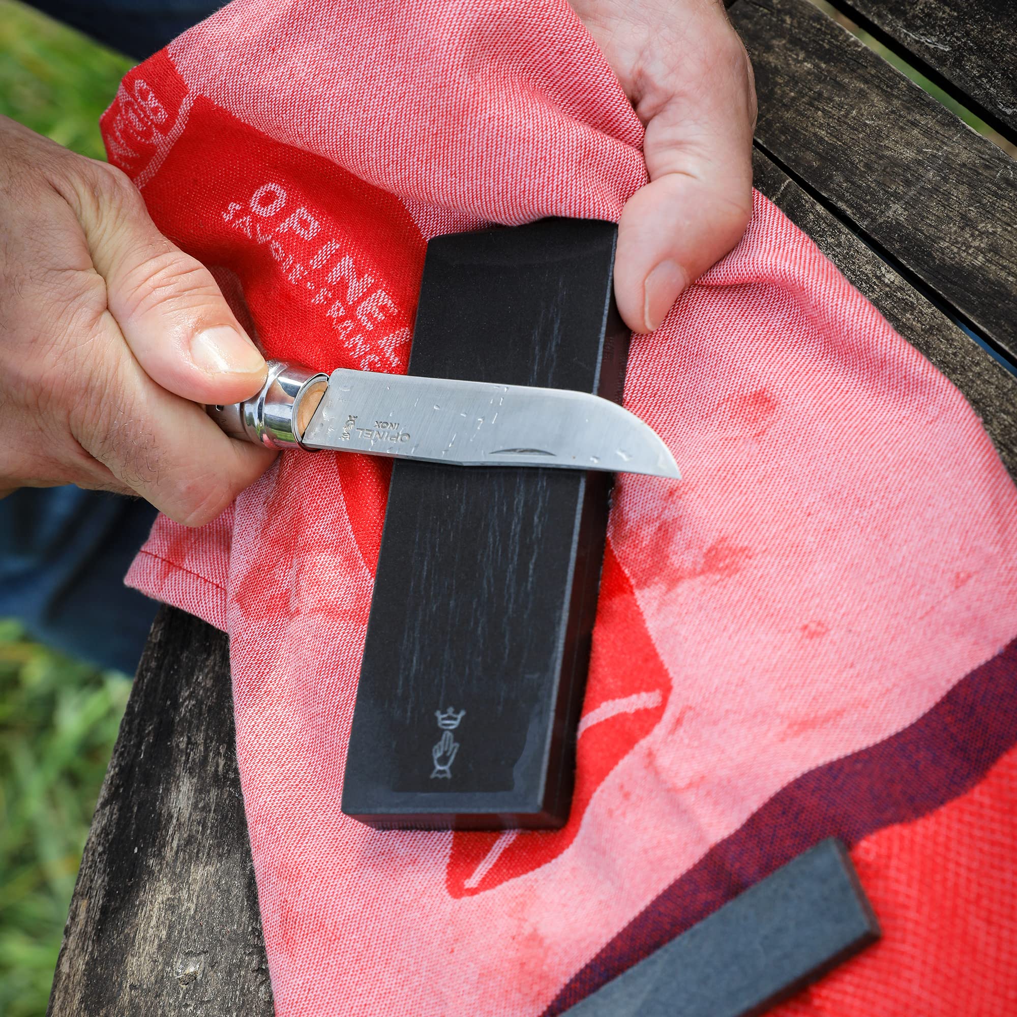 opinel-kit-d-entretien-pour-couteaux-bo-te-m-tal-pierre-d-aff-tage-des-pyr-n-es- image 6